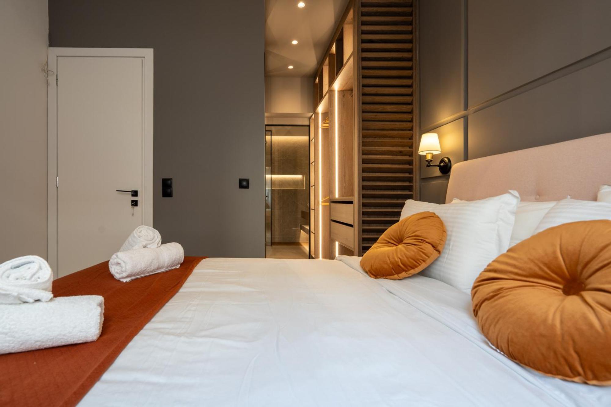 Liv - Modern Heavenly Retreat In Exarcheia Apartment